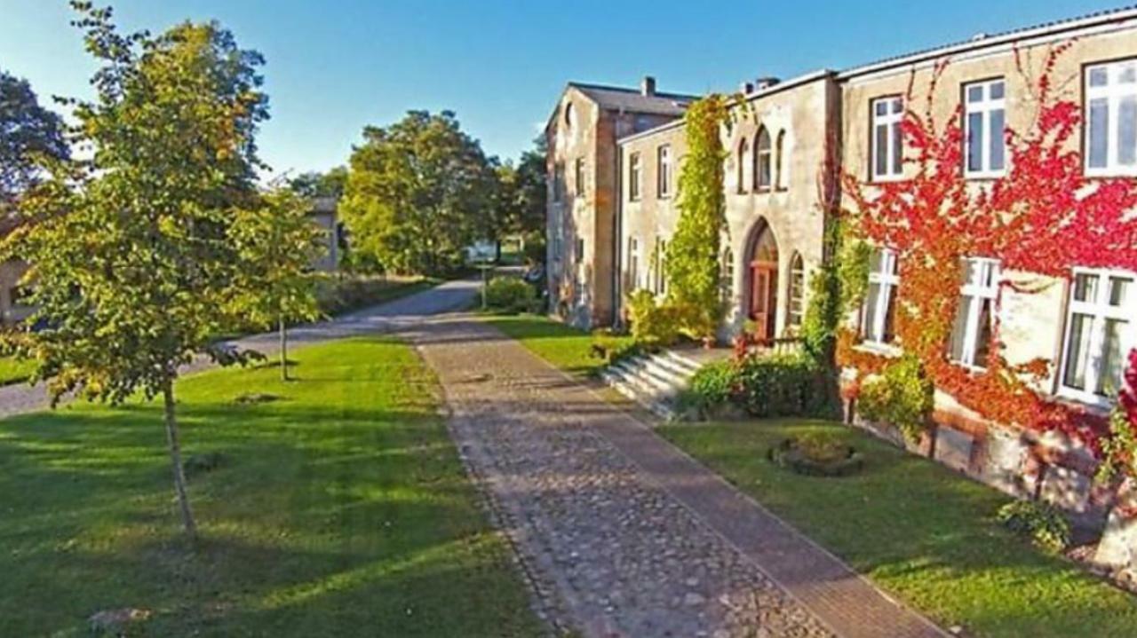 Apartment Gutshaus Schwarzenhof Dargun